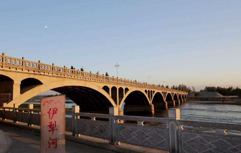 伊犁河大桥